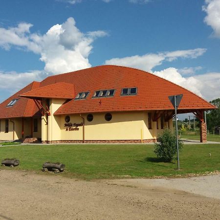 Hotel Miklós Fogadó és Étterem Matraterenye Exterior foto